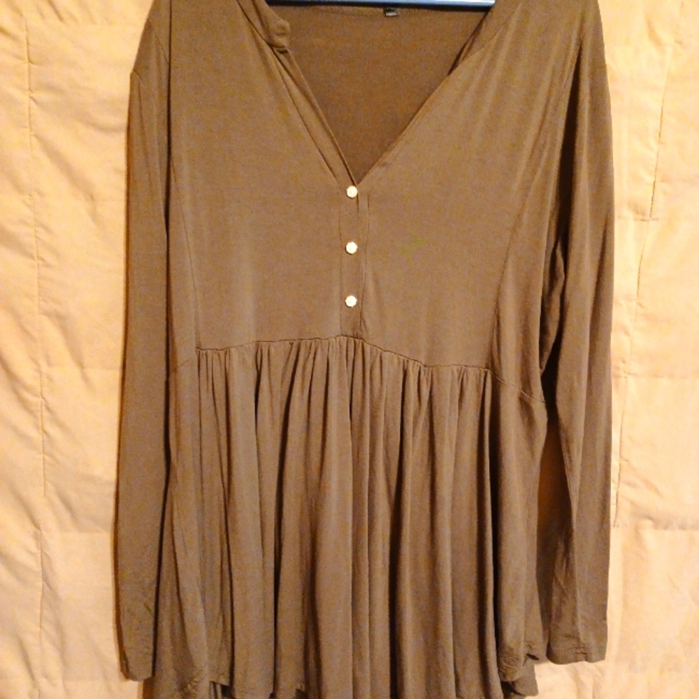 Long sleeve xl flower olive green top